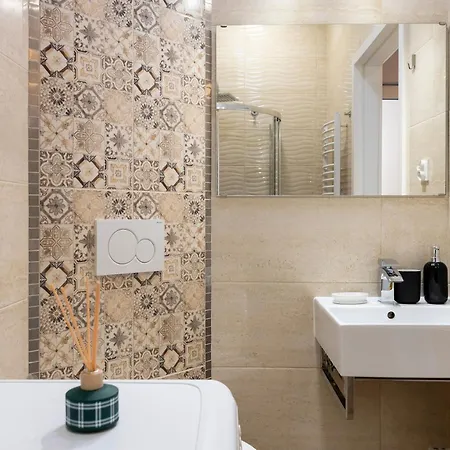 Grzegorzki - Main Station & Parks Nearby - By Rentujemy Lejlighed Kraków